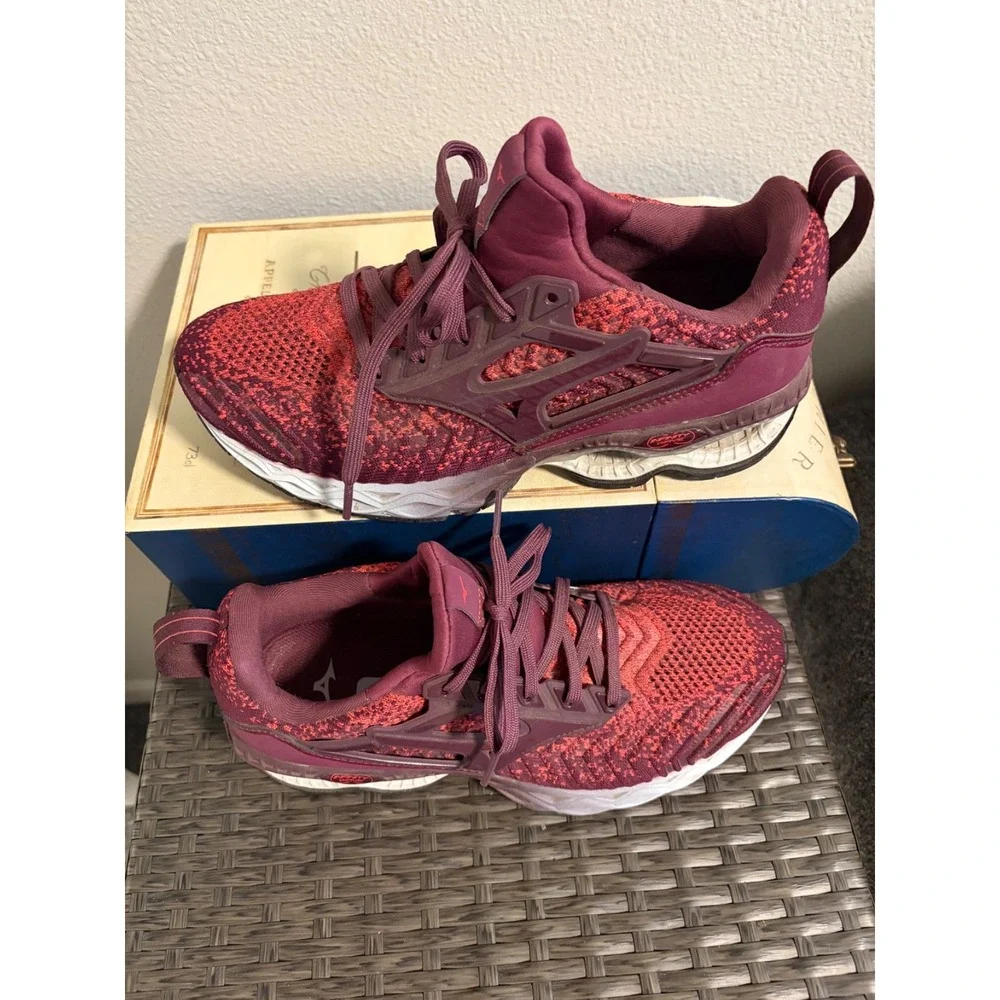 Mizuno Infinity Wave~Purple & Coral Wave knit Running Sneakers ~Women's 8~ Laces